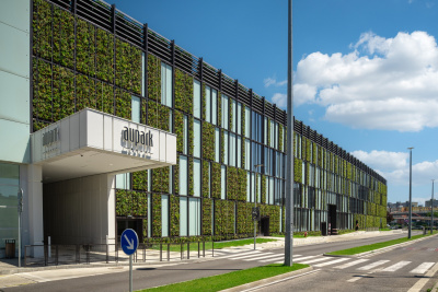 A pozsonyi Aupark az élő homlokzatunkkal elnyerte az Év Építménye 2025 díjat